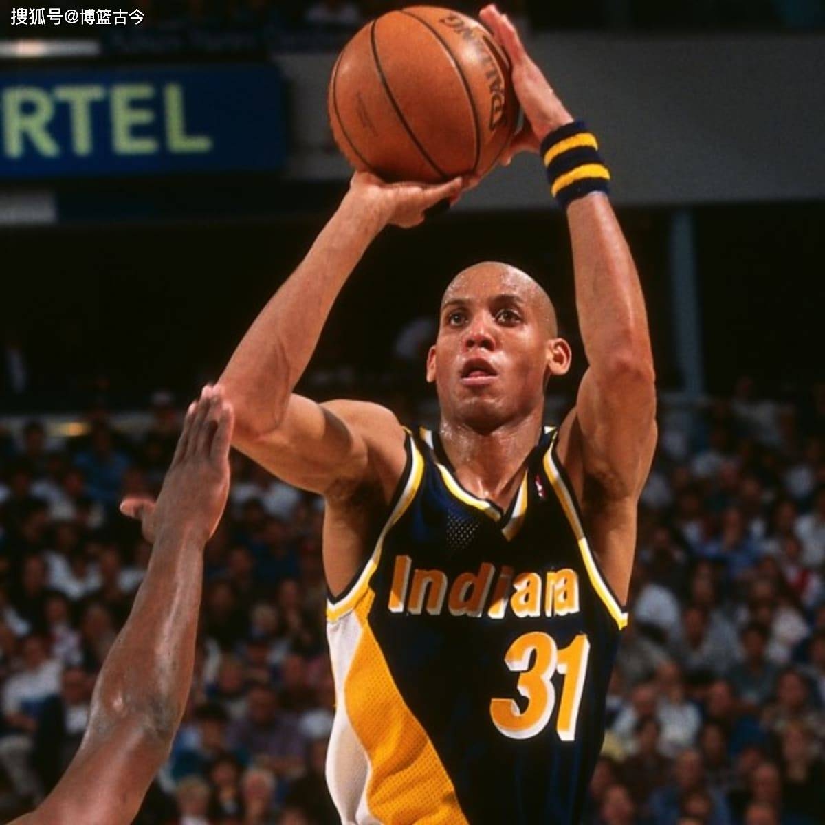 日引起了球 日引起了球