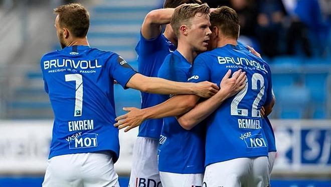 首先是年轻 首先是年轻